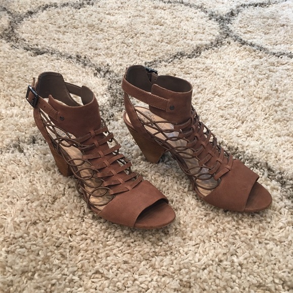 Vince Camuto sandal - Picture 2 of 7